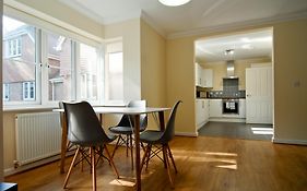 Room And Roof Southampton Serviced Apartments